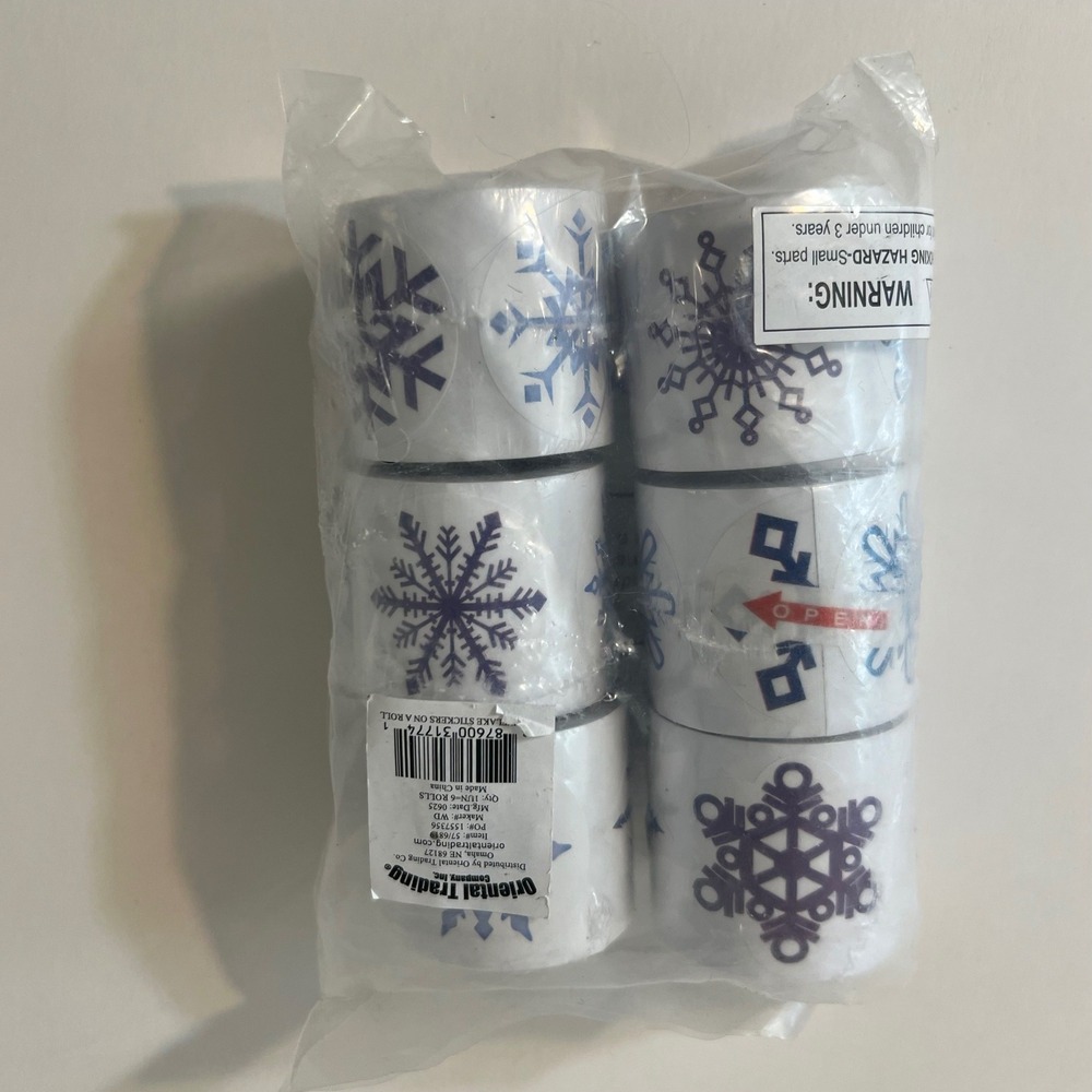 Oriental Trading Co 600 Pc Snowflake Rolls of Stickers Assorted NIP